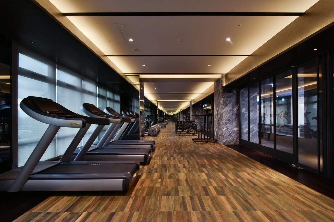 Silks Club Hotel Kaohsiung Bagian luar foto The gym at The Landmark