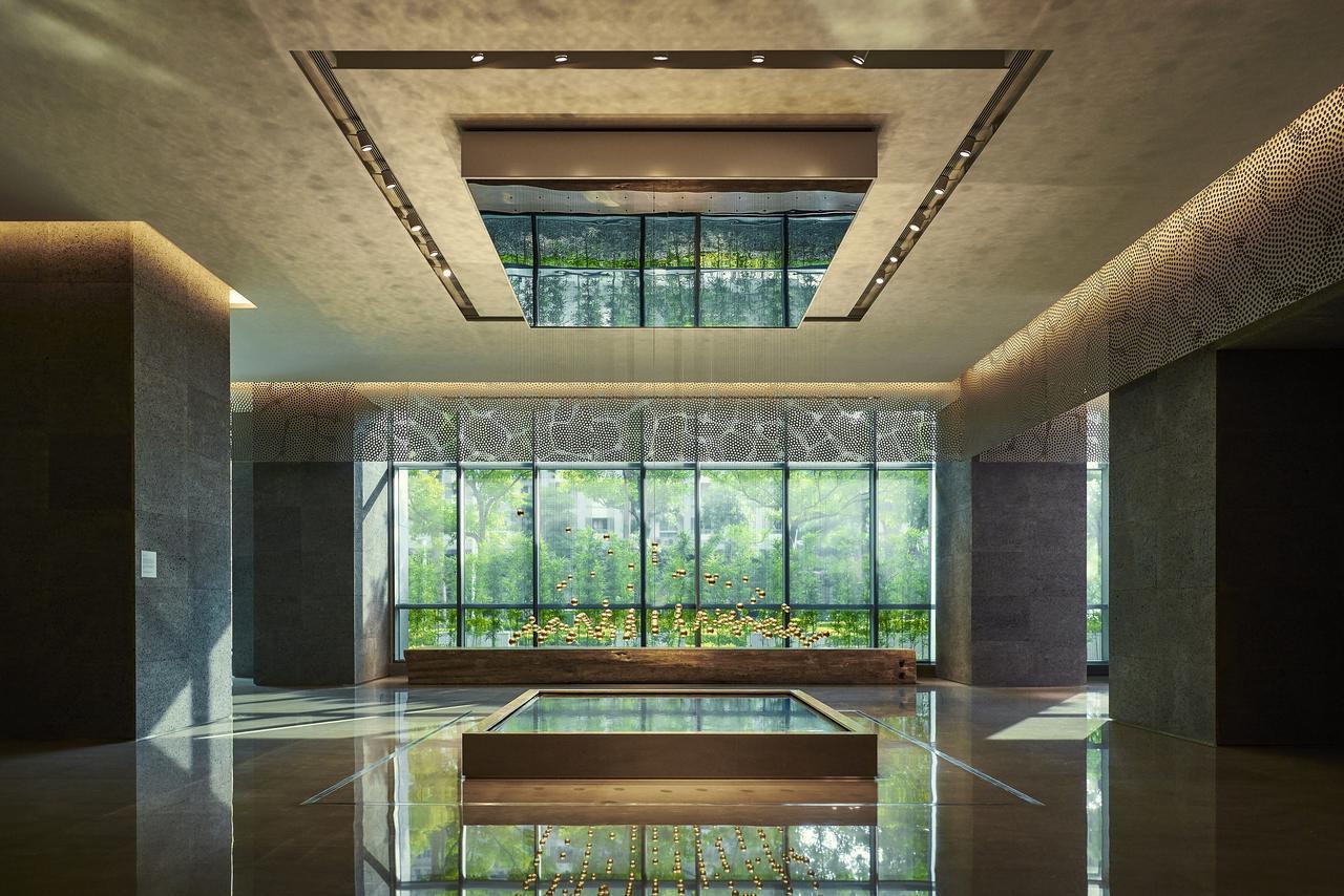 Silks Club Hotel Kaohsiung Bagian luar foto The lobby of the hotel