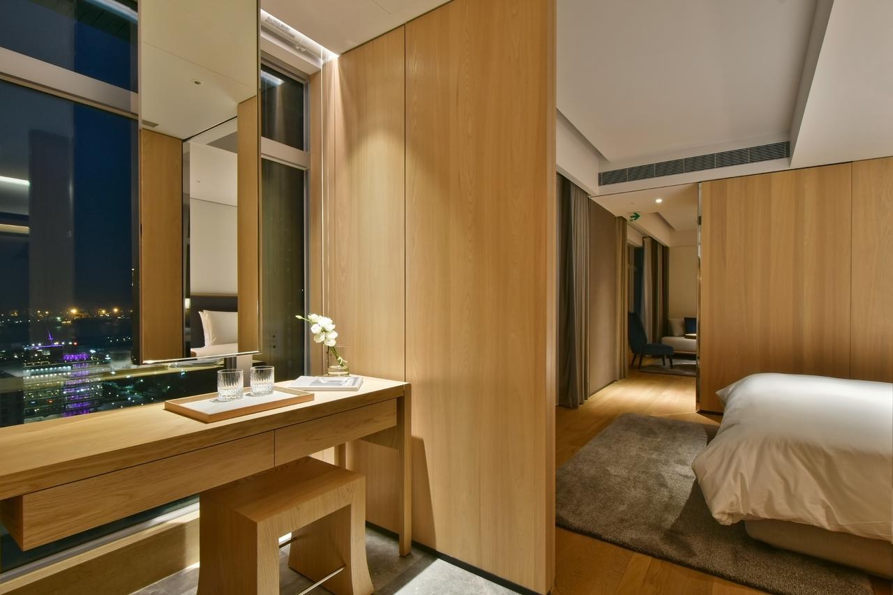 Silks Club Hotel Kaohsiung Bagian luar foto Deluxe Suite
